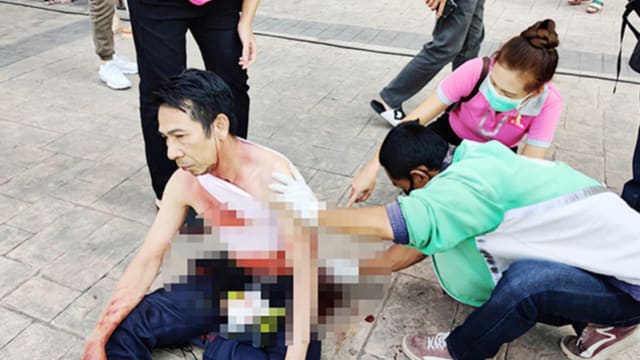 泰国劫匪抢银行 反被保安夺刀刺死