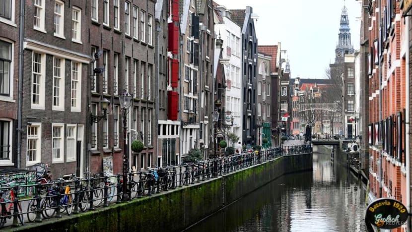 Omicron variant was detected in the Netherlands before South Africa flights Omicron variant was detected in the Netherlands before South Africa flights