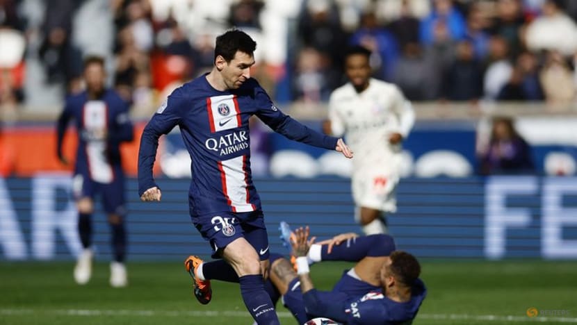 Sublime Messi free kick earns PSG 4-3 win over Lille Sublime Messi free kick earns PSG 4-3 win over Lille