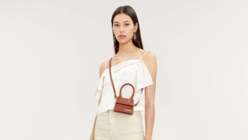 Jacquemus tiny purse discount
