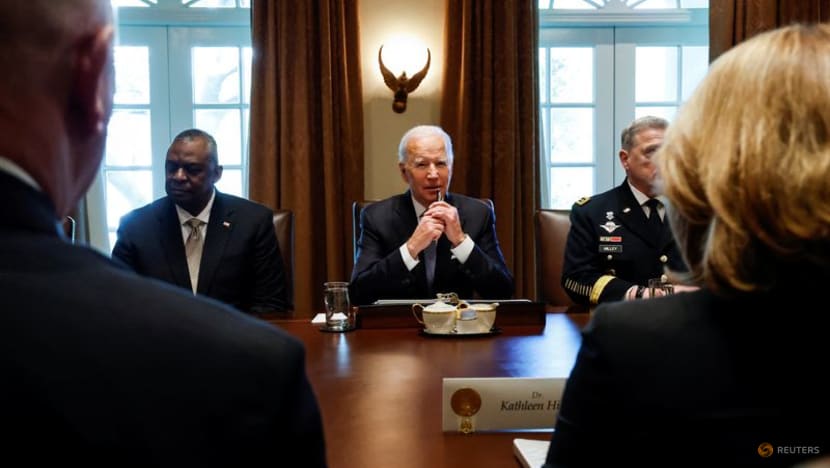 Biden unveils US$800 million in new Ukraine military aid, to ask Congress for more