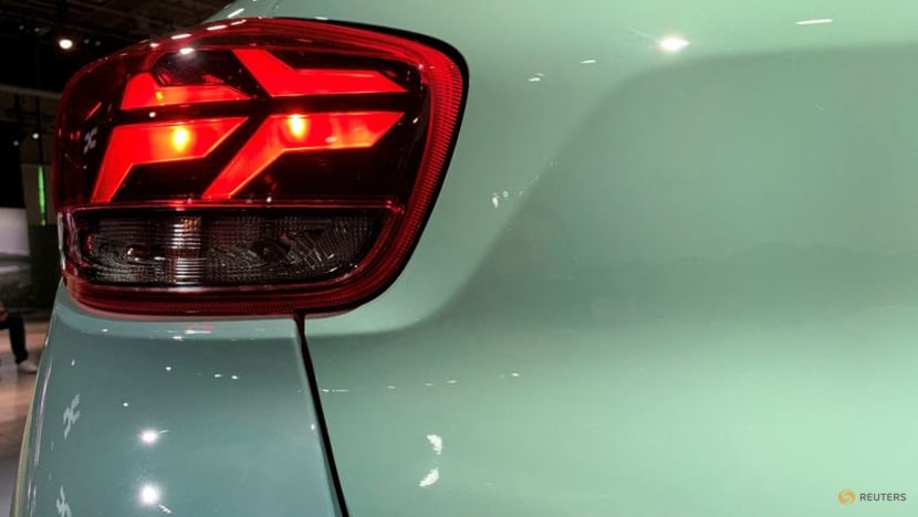 Carmakers apply for French EV subsidies under more stringent rules