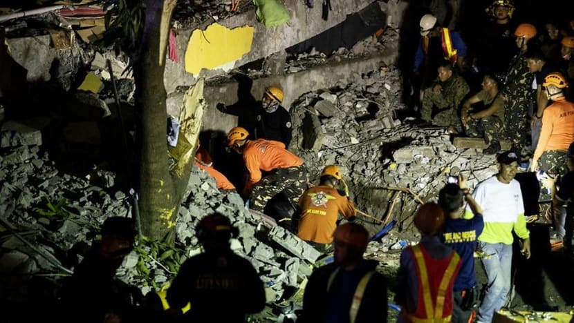 Frantic hunt for survivors after powerful Philippine quake Frantic hunt for survivors after powerful Philippine quake