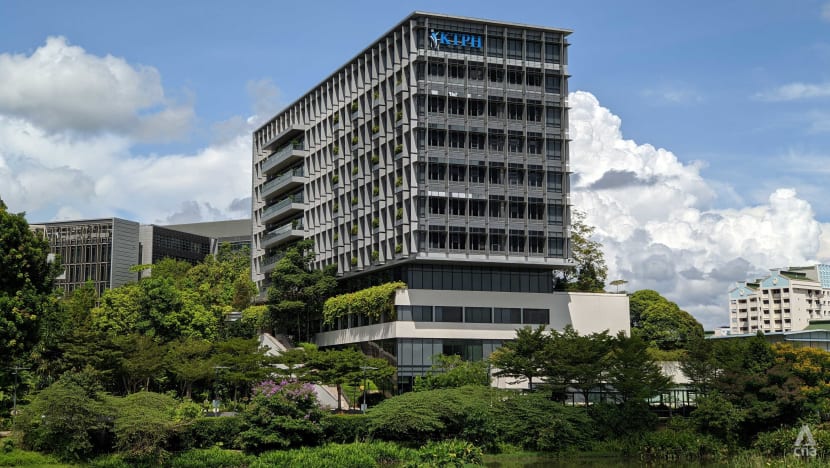 3 more seniors die from COVID-19 complications in Singapore; 120 new locally transmitted cases 3 more seniors die from COVID-19 complications in Singapore; 120 new locally transmitted cases