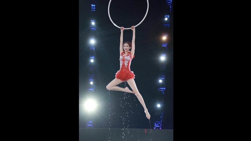 Lin Chi-ling stuns with televised water ballet performance