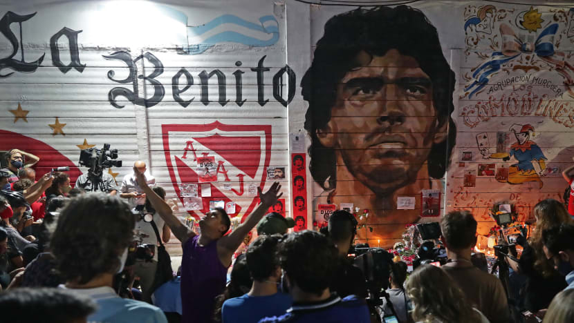 8 individu dibicarakan atas dakwaan bunuh Diego Maradona 8 individu dibicarakan atas dakwaan bunuh Diego Maradona