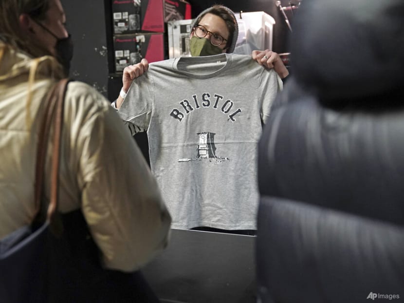 Banksy creates T-shirt to help anti-racism defendants Banksy creates T-shirt to help anti-racism defendants