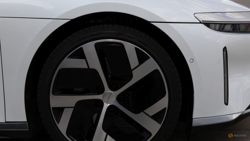 Lucid to start deliveries of electric cars with range exceeding Tesla's in October Lucid to start deliveries of electric cars with range exceeding Tesla's in October