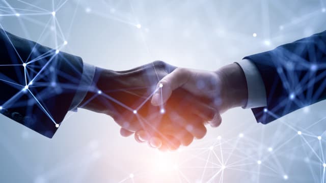 我国和英国将继续探索新合作领域 进一步强化两国长期关系