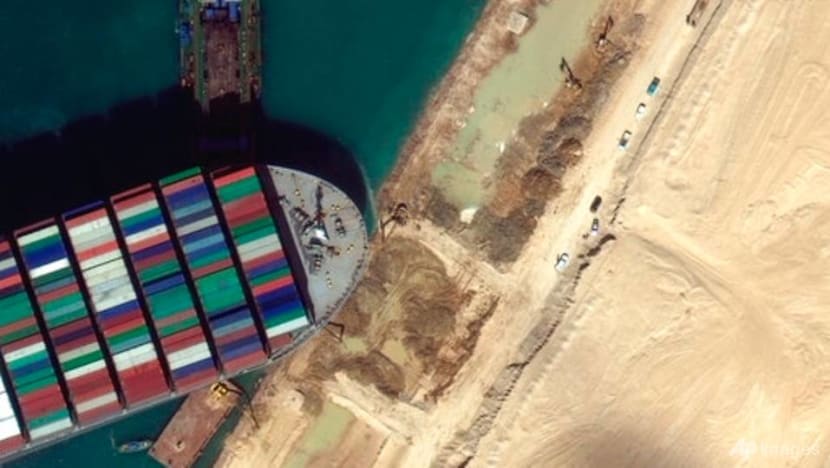 2 tugboats speed to Egypt's Suez Canal as shippers avoid it