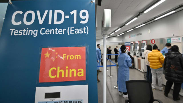 逃避冠病隔离 中国籍旅客被韩国驱逐出境