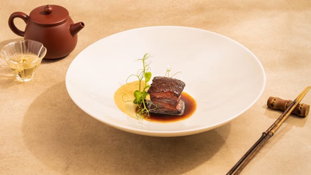 What is it like to dine at Kun, a new Sichuan omakase restaurant at Amoy Street