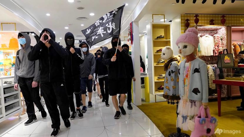 Third day of Christmas clashes in Hong Kong Third day of Christmas clashes in Hong Kong