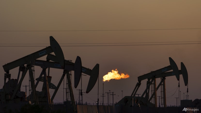 Commentary: Even with energy prices set to soar, buying oil and gas stocks isn’t the best idea