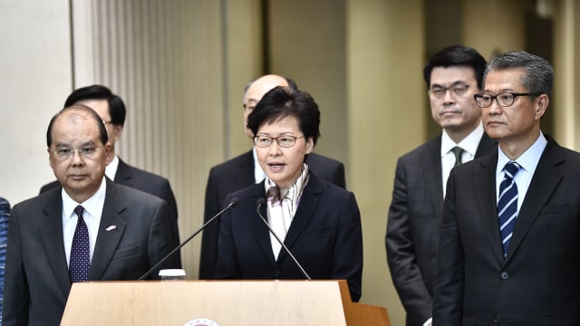香港民众对特区政府满意度跌至任内新低