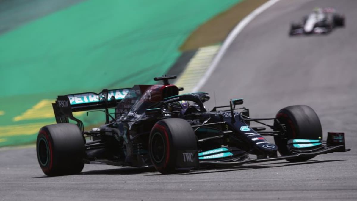 Hamilton akan memulai sprint GP Brasil dari belakang grid