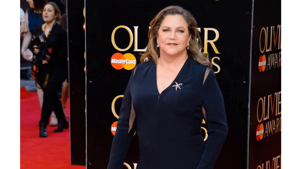 Kathleen Turner I'm ageing well 8days