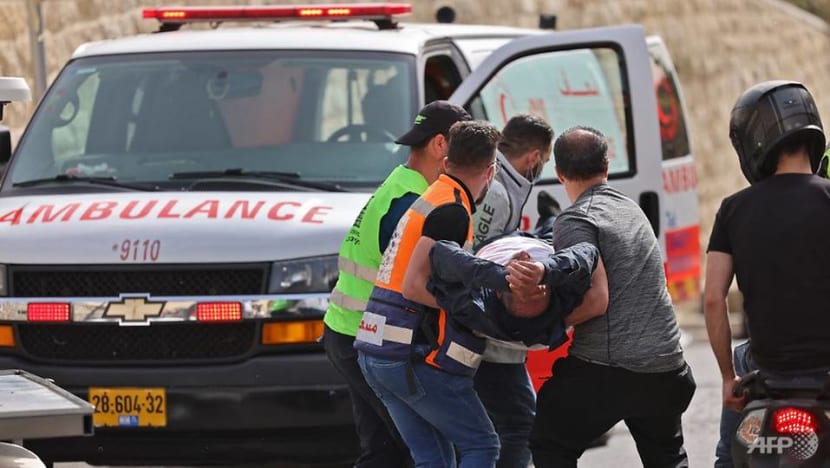 Hundreds hurt in new Jerusalem clashes between Israelis, Palestinians