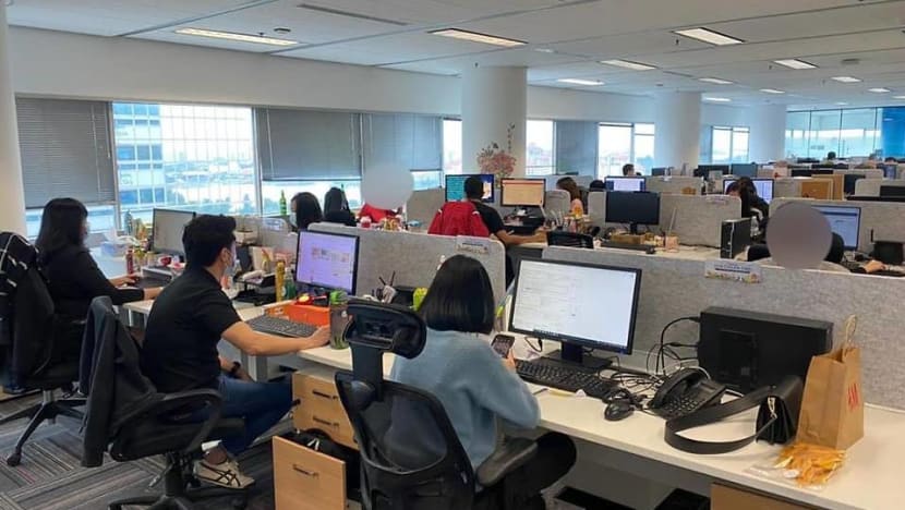 Employers have up to 1 day to implement 'snap' work-from-home if COVID-19 case detected at workplace: MOM Employers have up to 1 day to implement 'snap' work-from-home if COVID-19 case detected at workplace: MOM