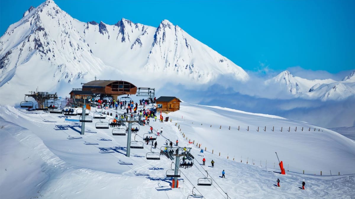 Kematian – dan kelahiran kembali – resor ski di pegunungan Alpen yang megah