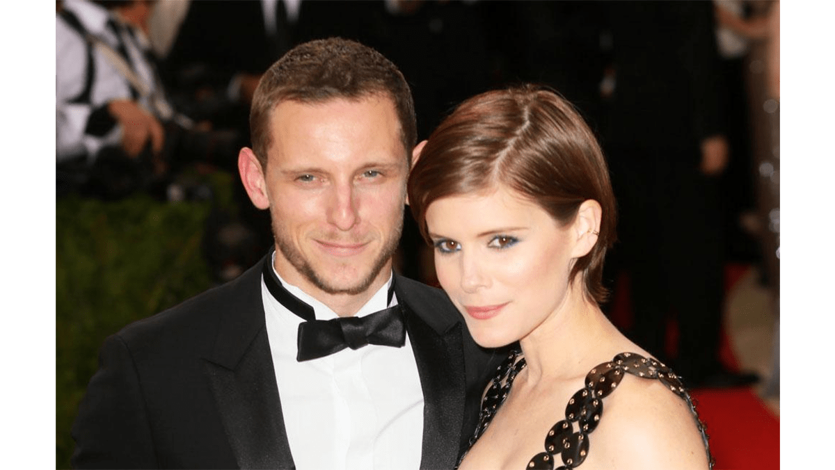 Jamie Bell enjoying married life 8days