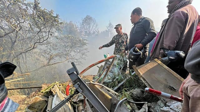 尼泊尔雪人航空客机坠毁 军方：至少68人死亡