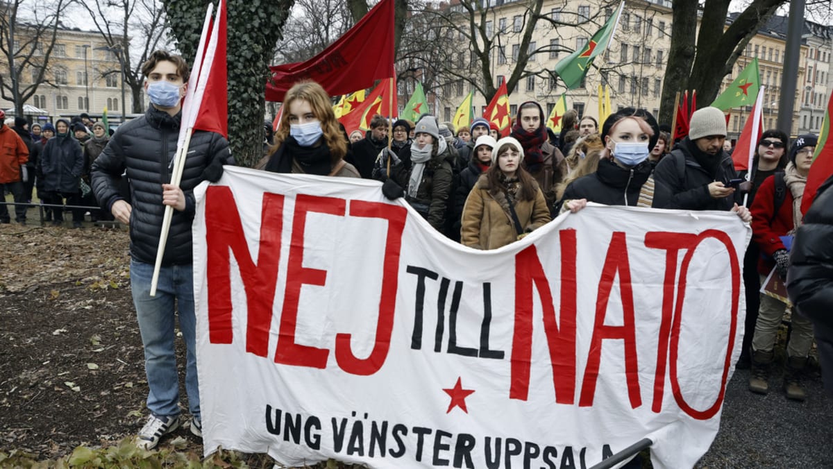 Protes anti-Turki di Swedia meningkatkan ketegangan atas tawaran NATO