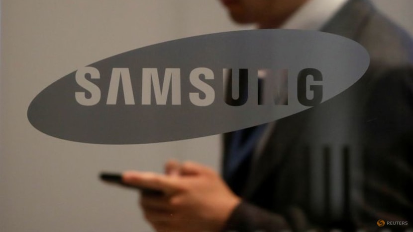 Samsung quarterly profit set to slump 25%, first decline in nearly three years Samsung quarterly profit set to slump 25%, first decline in nearly three years
