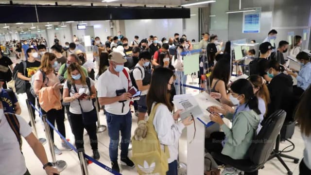 7月起旅客抵泰无需申请通行证 户外也可不戴口罩