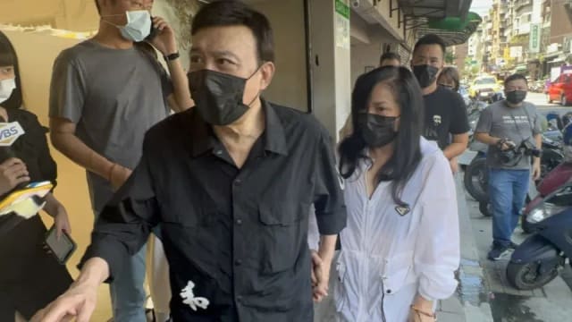 曝选择遗照心酸过程　谈余苑绮遗言余天泪崩