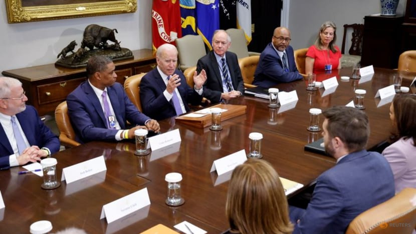 Biden to meet US CEOs in 'rallying cry' for vaccine mandates Biden to meet US CEOs in 'rallying cry' for vaccine mandates