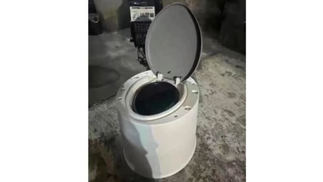 向居民派发马桶引热议 上海当局：阻断共用厕所传播风险