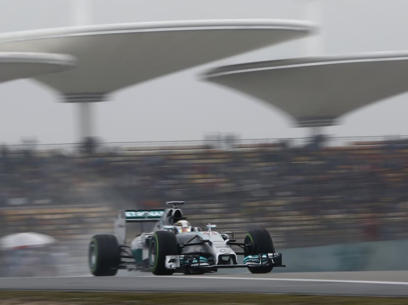 Mercedes Formula One driver Lewis Hamilton of Britain drives during the qualifying session for the Chinese F1 Grand Prix at the Shanghai International circuit, April 19, 2014. Photo: Reuters
