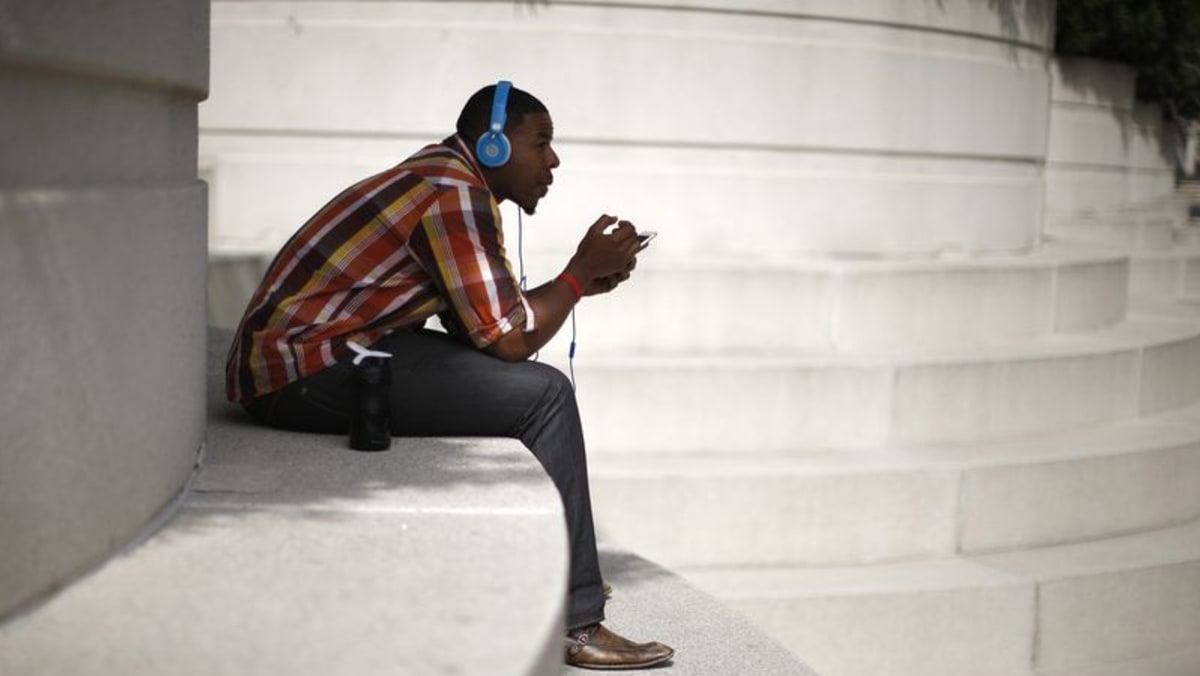 Saham Spotify melonjak dengan prospek yang kuat karena semakin banyak pengguna yang menonton
