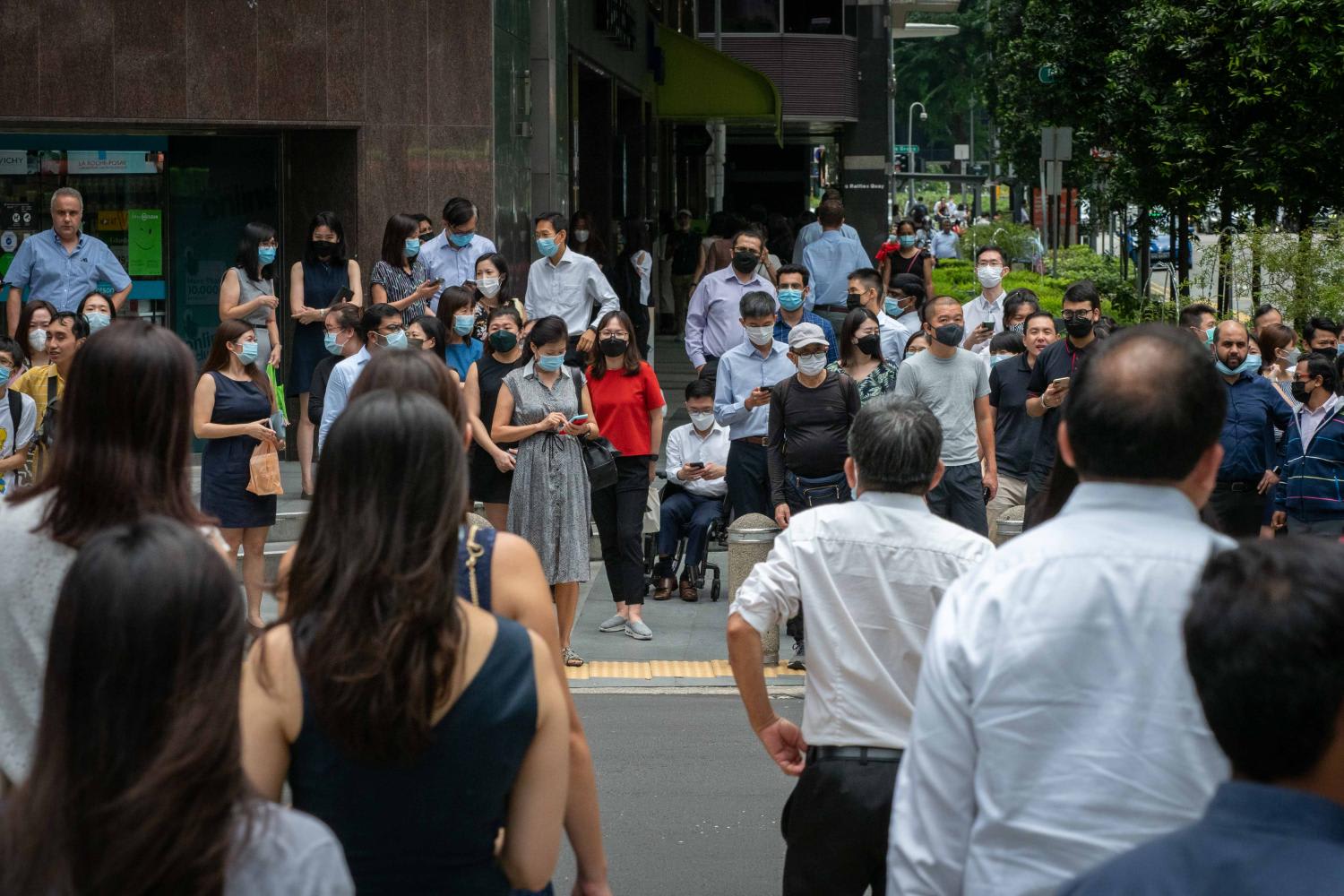 The total number of people employed here, excluding foreign domestic workers, grew by 64,400 in the second quarter of this year. The total number of people employed here, excluding foreign domestic workers, grew by 64,400 in the second quarter of this year.