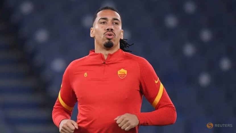 Football: Roma defender Smalling robbed by armed burglars Football: Roma defender Smalling robbed by armed burglars