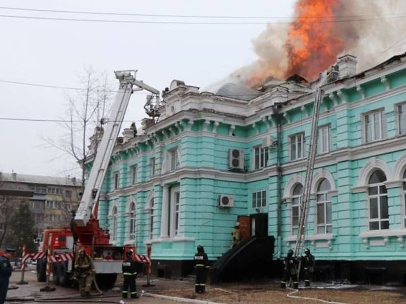 Russian doctors complete open-heart surgery as tsarist-era hospital burns Russian doctors complete open-heart surgery as tsarist-era hospital burns