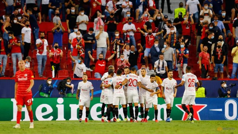 Revolutionerende venlige Uanset hvilken Football: Sevilla draw with Salzburg after four first-half penalties awarded  - CNA