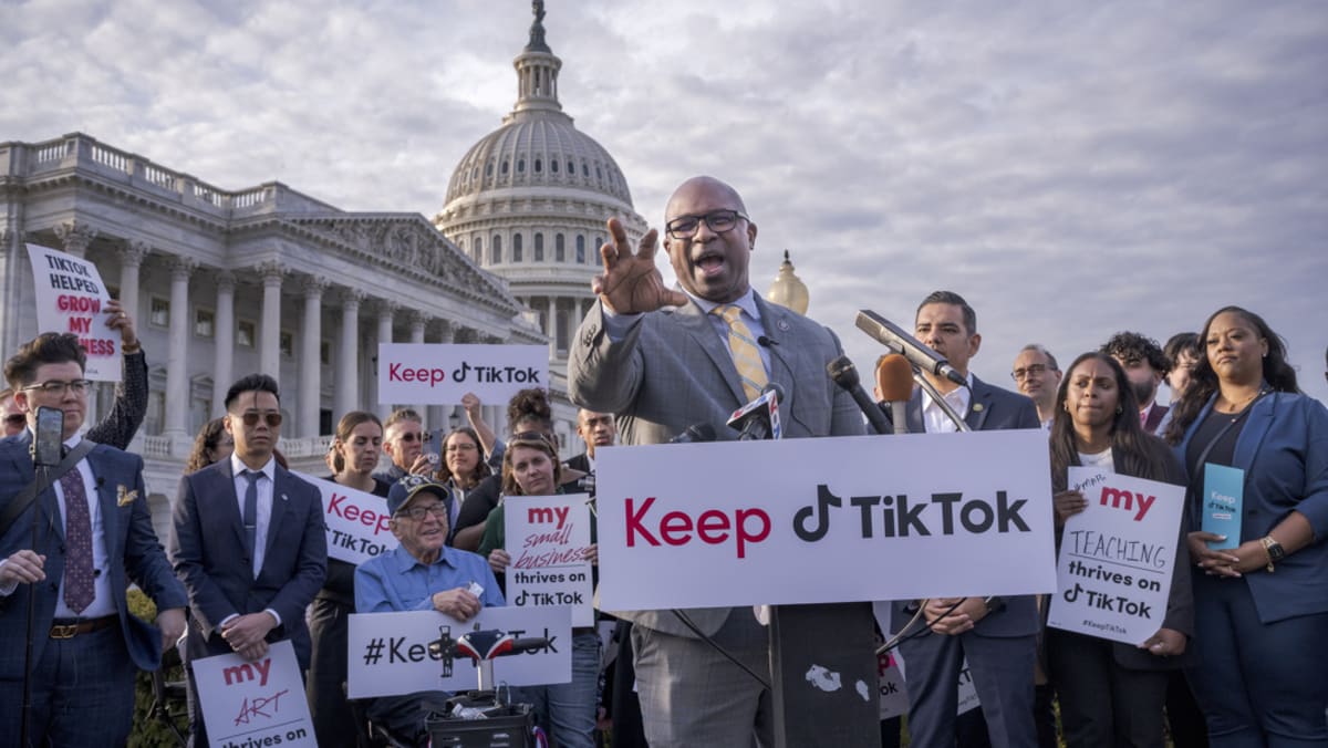 US politicians on TikTok defend apps reach to voters US politicians on TikTok defend apps reach to voters
