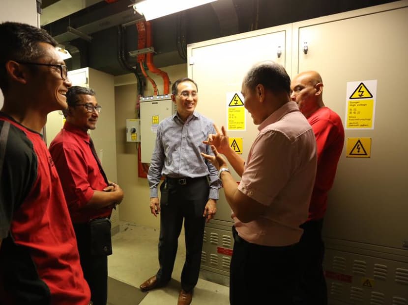 SMRT CEO Desmond Kuek visited staff at Jurong Crew Point on Thursday (Nov 16). Photo: SMRT Facebook page