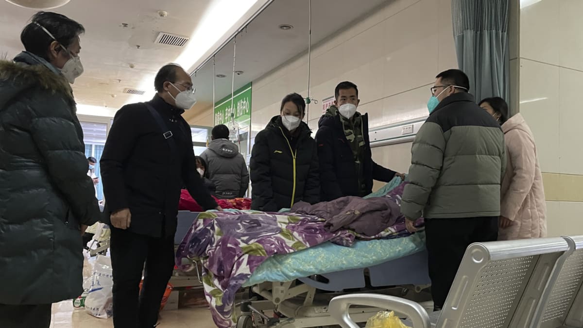 ICU yang penuh sesak, krematorium yang penuh sesak: COVID-19 melanda kota-kota di Tiongkok