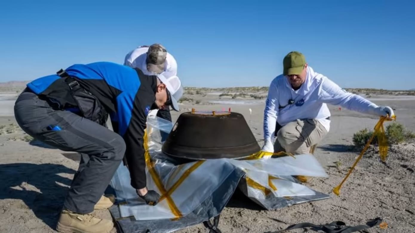 载着最大小行星样本的美国太空舱 降落在犹他州沙漠
