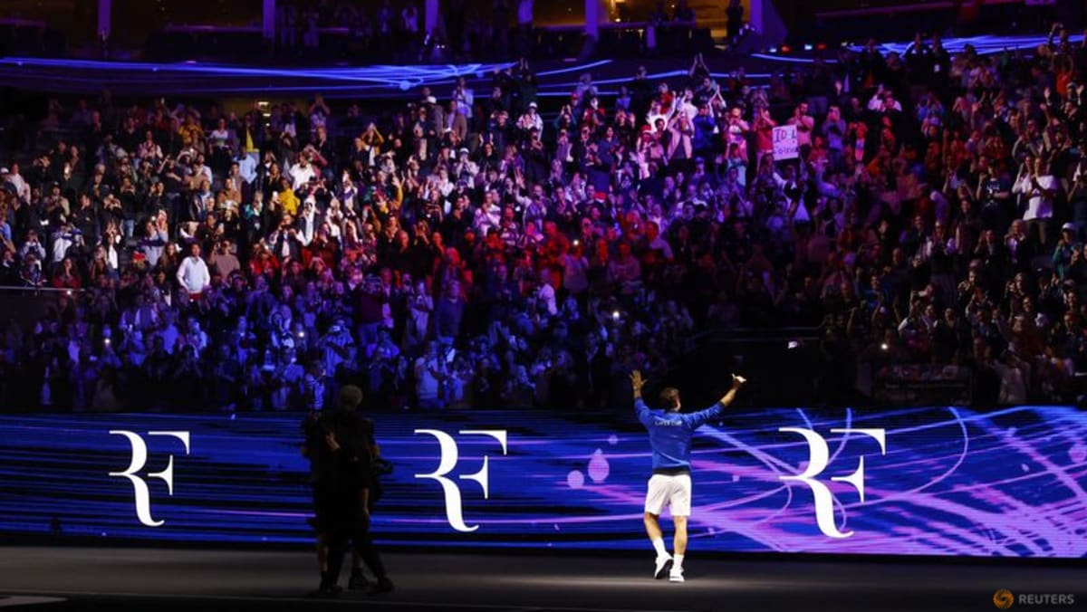 Fans berbondong-bondong memberikan penghormatan kepada Federer