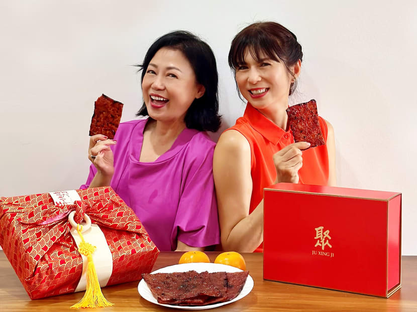 Pan Lingling & Xiang Yun Selling $98 Tangerine Bak Kwa For Chinese New Year