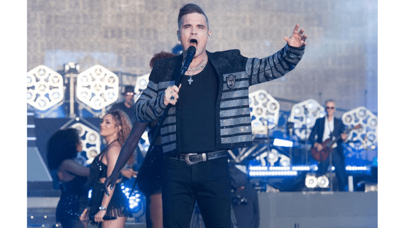 Robbie Williams' daughter Teddy features on his Christmas album Robbie Williams' daughter Teddy features on his Christmas album