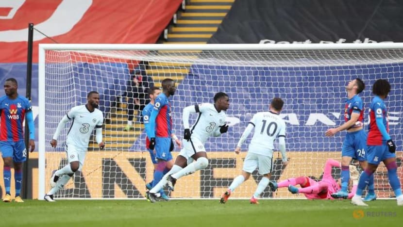 Soccer-Chelsea demolish Palace with Pulisic double Soccer-Chelsea demolish Palace with Pulisic double
