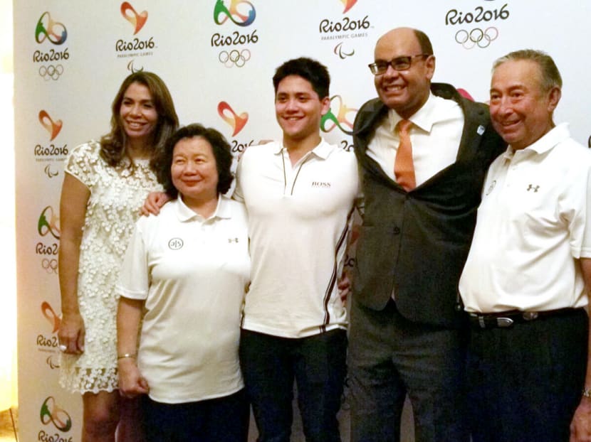 Singapore’s Olympic champion Joseph Schooling (centre) and his parents Colin and May, with the Brazil Ambassador Flávio Soares Damico (extreme right) and Mrs Damico (extreme left). Photo: Low Lin Fhoong/TODAY
