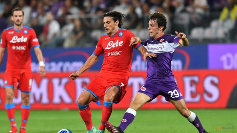 Napoli recover to win 2-1 at Fiore and maintain perfect start Napoli recover to win 2-1 at Fiore and maintain perfect start