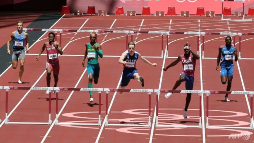 Athletics: As times shrink, shoe debate grows Athletics: As times shrink, shoe debate grows