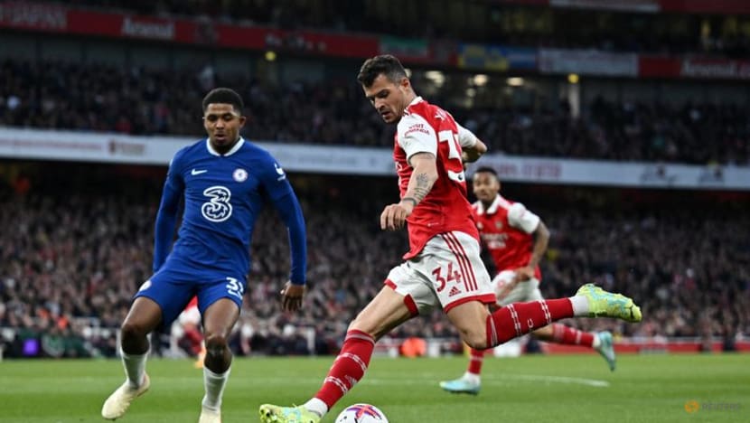 Arsenal return to top of the league with 3-1 win over sorry Chelsea